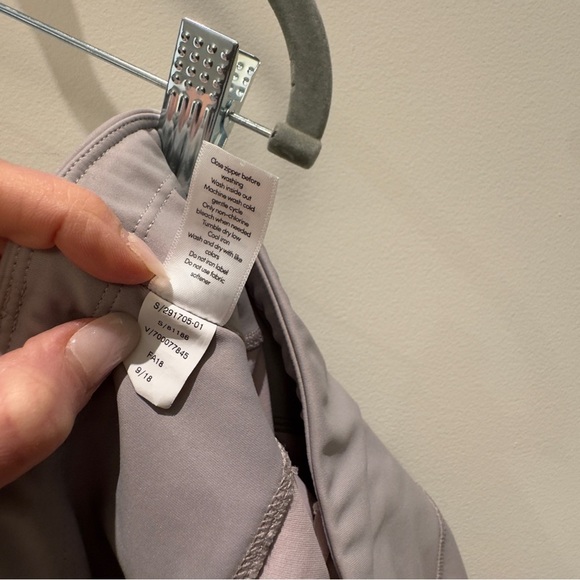 Athleta Gray light faded bottom Leggings with Elastic Waistband Faded - Picture 10 of 11